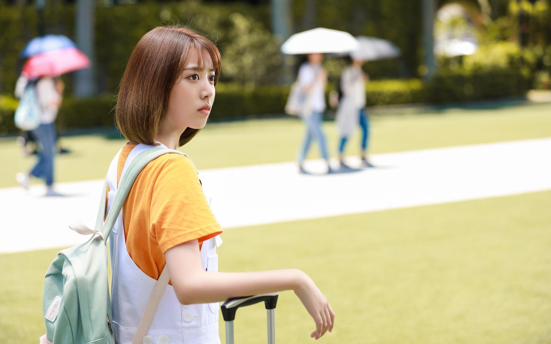 跨界合作：足球明星与时尚品牌的联名大片，足球明星代言