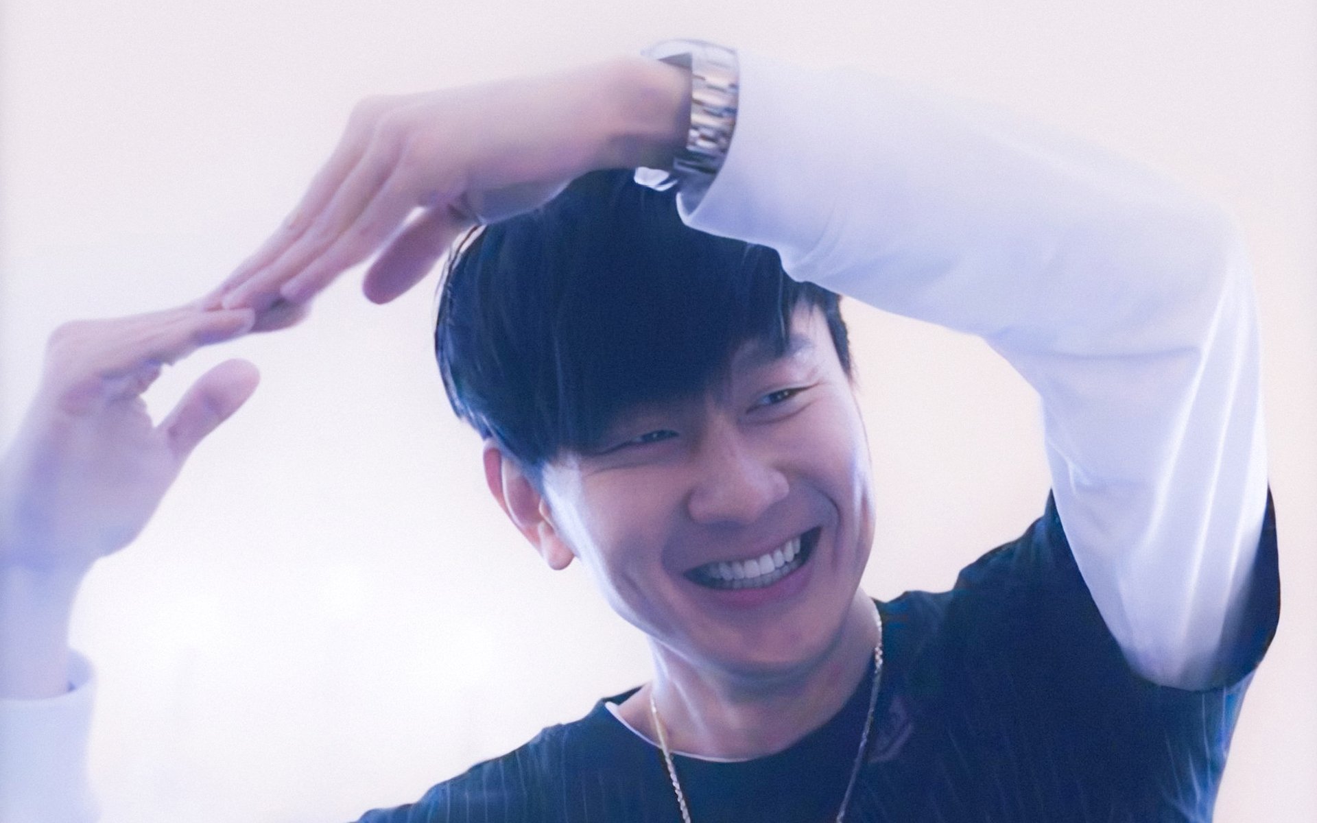 唐纳德·高尔通过精准的反击与突破,一次次撕裂对方防线