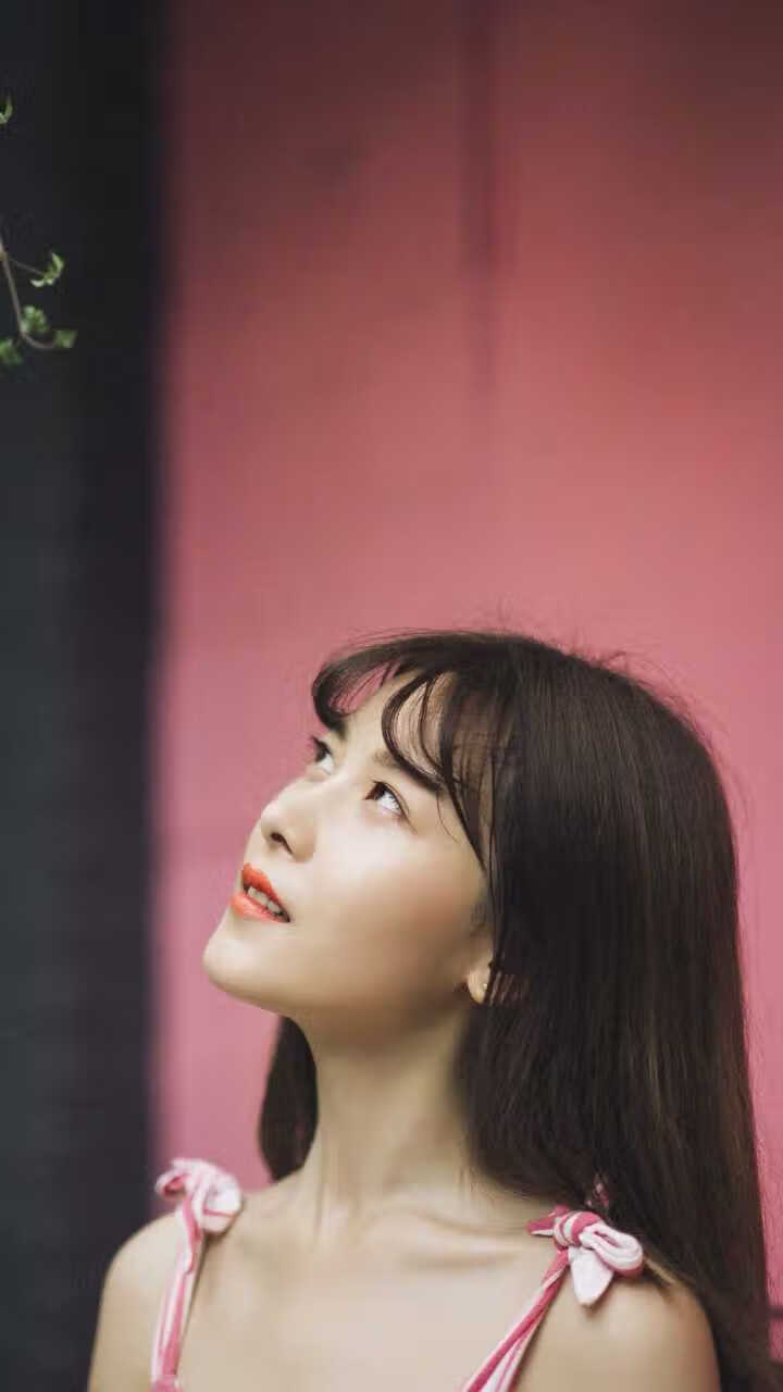 五大联赛平均防守阵型高度逐年变化，五大联赛对抗最强的是